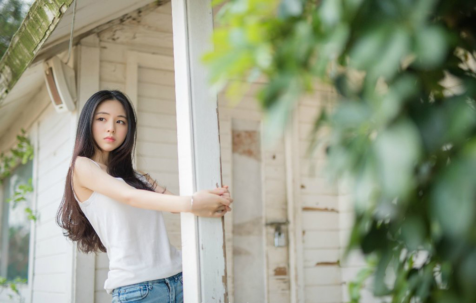 会不会是陷阱，庞德根本没有在意，就算是陷阱又如何？他有的是肉盾去探营。